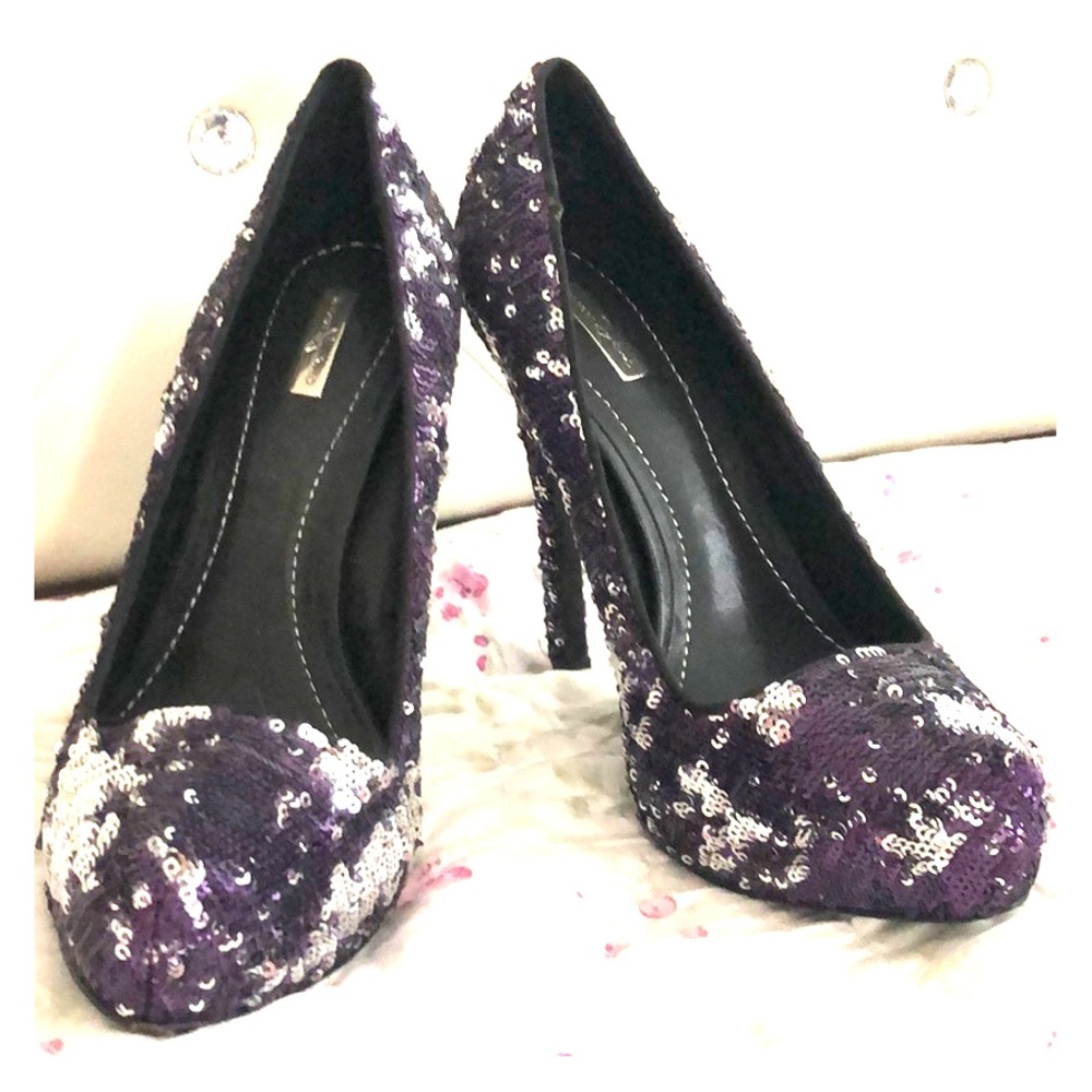 Purple or silver! You choose . Swipe the sequence